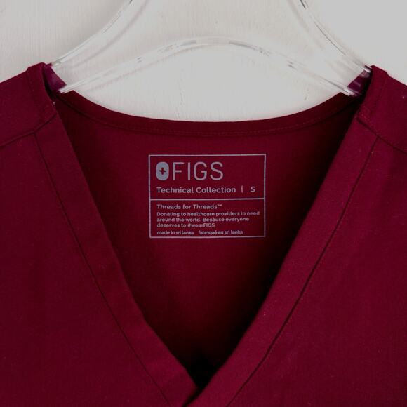 FIGS Scrub Top Women’s Small Catarina One Pocket Burgundy Technical Collection - Picture 8 of 8